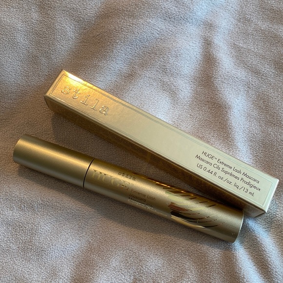 Stila Cosmetics Huge Extreme Lash Mascara - Picture 4 of 6